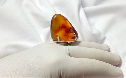 Pierścionek z dużym bursztynem "PA1"