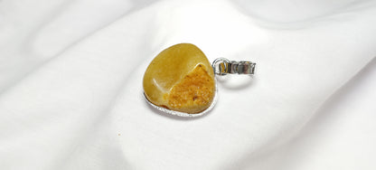 Wisiorek z duzym bursztynem "WA6"